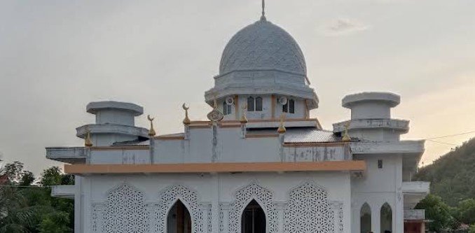 Masjid Al-Mukarramah Gp. Lampuyang Kec. Pulo Aceh Aceh Besar