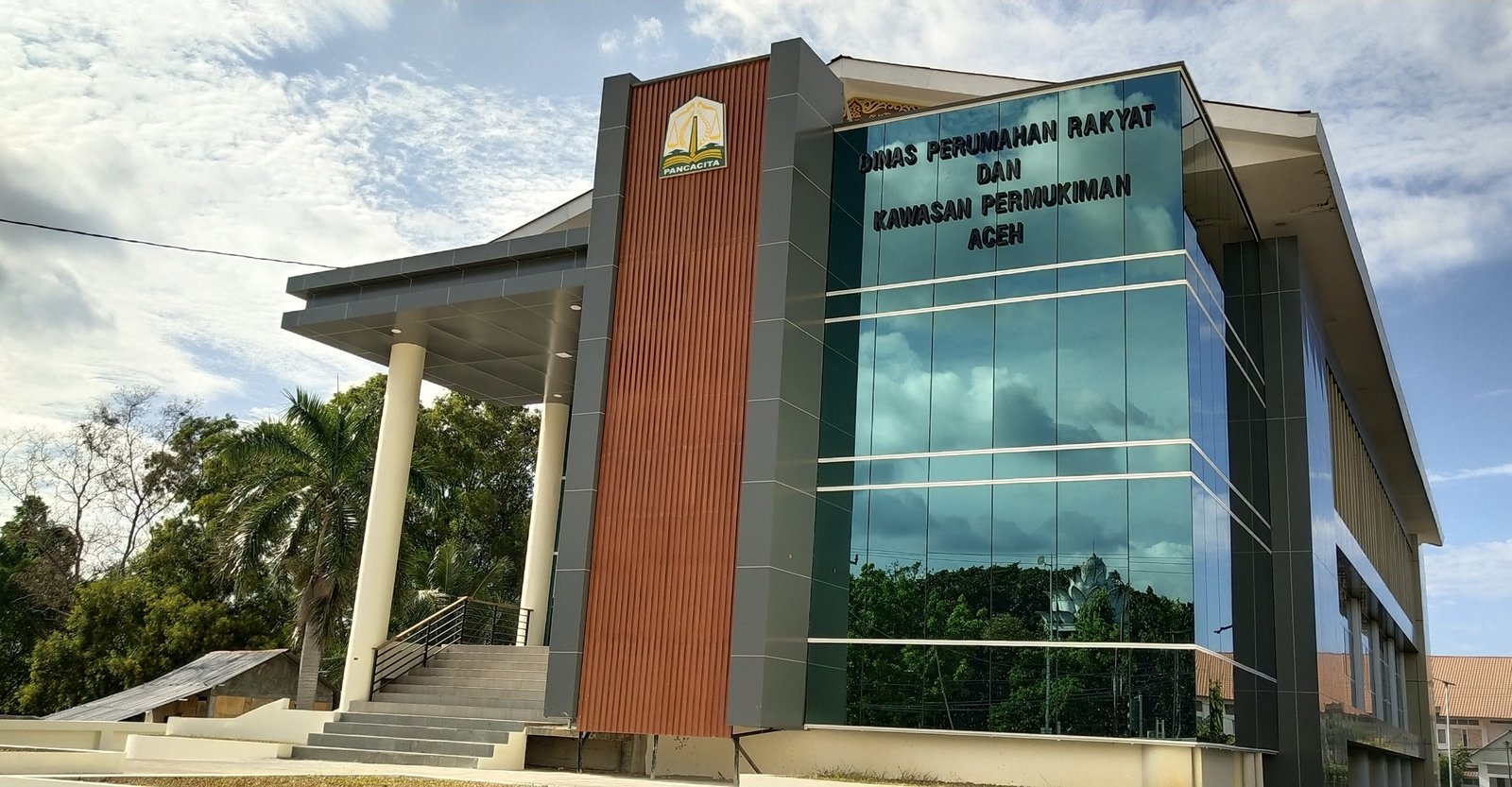Pembangunan Power House Gedung Utama Dinas Perkim Aceh